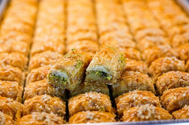 Baklava: Traditionellt grekiskt recept med valnötter och honung
